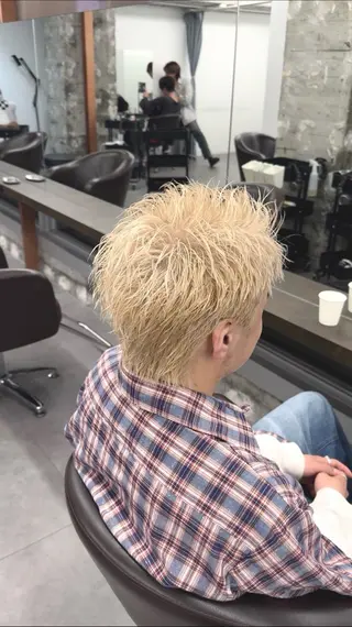 ショート カラー メンズ ハイトーン特化🌟 カワシマシュンスケのヘアスタイル