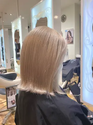 ミディアム _WHITE難波店[アンダーバーホワイト]所属・艶カラー/髪質改善 /韓国風/中村嘉秀のヘアスタイル