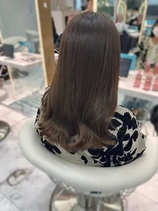 セミロング Lond  Emi 艶髪モテヘアのヘアスタイル