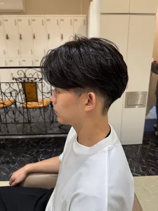 ショート メンズ 失敗しないパーマ 赤塚雄輝のヘアスタイル