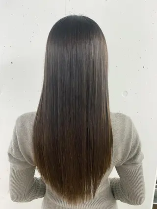 ロング 柔らかストレートと ツヤカラー/和田陽向のヘアスタイル