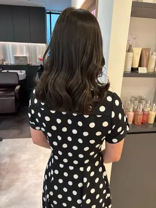 ミディアム カラー モテ髪‎🫧赤み消し カラー表参道きょうこのヘアスタイル