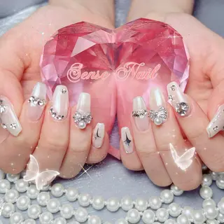 ネイル Kurieitibu 🍬Byu~tīのネイルデザイン