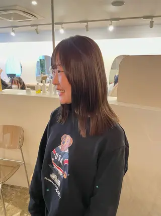 セミロング 梅田グレージュ /色っぽカジュアルのヘアスタイル