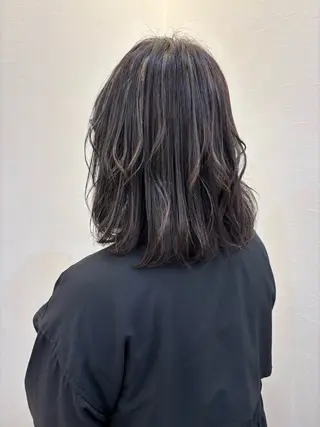 カラー Ruang所属・ツノガイ エリのヘアスタイル