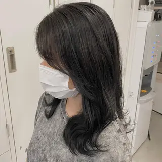 セミロング カラー YUNA ユウナのヘアスタイル