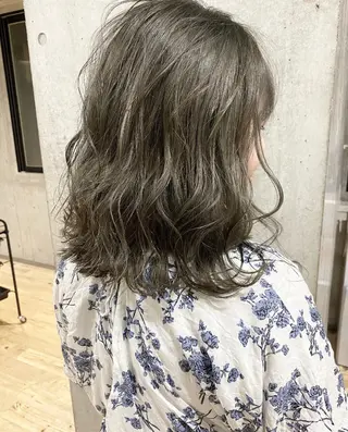 ミディアム カラー ⭐️横浜ブリーチ特化 美容師　堤涼⭐️のヘアスタイル