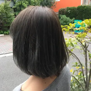 ショート カラー 荒木 依莉亜のヘアスタイル