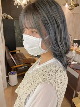 ミディアム カラー miyu✂︎Lien 上品なブリーチカラーのヘアスタイル