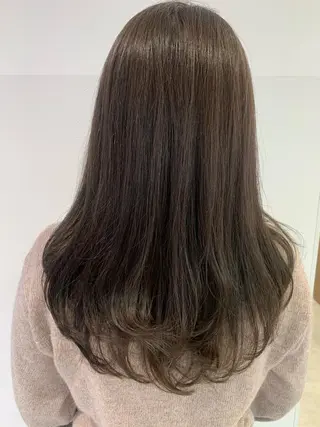 カラー 近 紗理奈のヘアスタイル