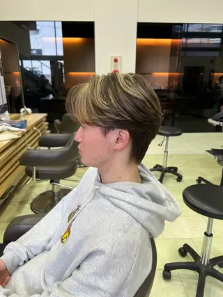 ショート カラー パーマ メンズ ﾎｯﾄﾍﾟｯﾊﾟｰ に移行中【かな】のヘアスタイル