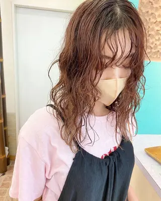 ミディアム カラー パーマ ナカジマ ナナのヘアスタイル