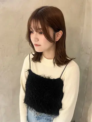 ミディアム カラー effect横浜所属・切りっぱなしボブ/ 艶カラー/綾莉のヘアスタイル