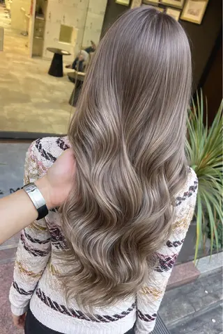 ロング 大林 美優のヘアスタイル