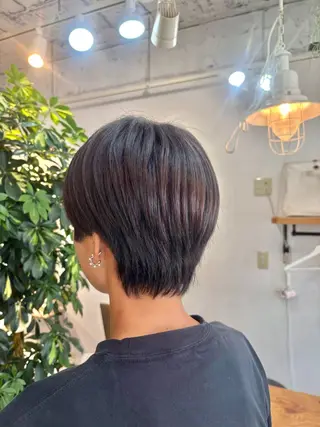 ショート カネコ ナナミのヘアスタイル