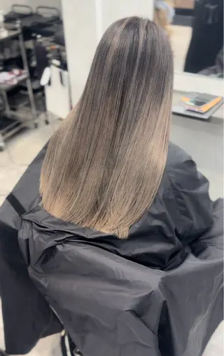 ロング ZANKA所属・高橋 佳奈美のヘアスタイル