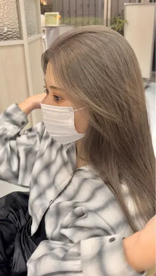 ロング メンズバレイヤージュ 斉藤春のヘアスタイル