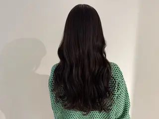 ロング AVANCE emiのヘアスタイル