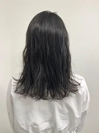ミディアム カラー 色白に見える暗髪 梅田・増田のヘアスタイル