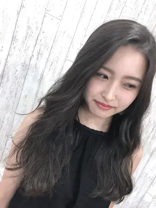 セミロング LANI OOSAKAのヘアスタイル