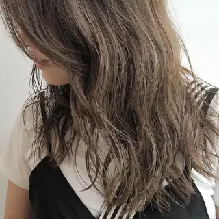 カラー ミディアム パーマ iplus✴ まつげ、眉毛、耳つぼのマツエク・マツパデザイン