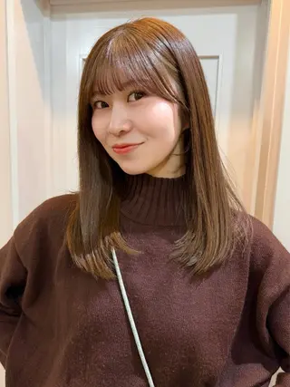 セミロング カラー Kamie 三宮のヘアスタイル