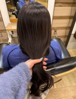 ロング THREE noon所属・德永 なつきのヘアスタイル