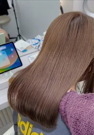 カラー ARMONY表参道店所属・韓国風レイヤーカラー ライムのヘアスタイル