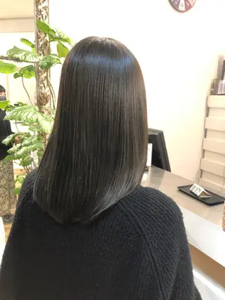 ミディアム COA所属・小顔カット前髪 顔周りカット林亮佑のヘアスタイル