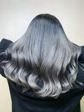 ロング カラー mimiiy梅田 中崎町ハイトーンのヘアスタイル