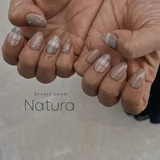 ネイル マツエク・マツパ アイブロウ beautyroom Naturaのネイルデザイン