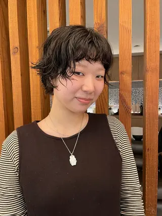 ショート パーマ リカ/ハイトーン ・オリーブ🍀のヘアスタイル