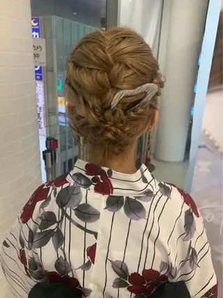 ヘアアレンジ 暖色/艶カラー/ エクステ/ユリヤのヘアスタイル