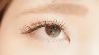 マツエク・マツパ 💜bora .のネイルデザイン