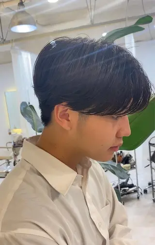 メンズ 透明感カラー／メンズ 特化kazumaのヘアスタイル