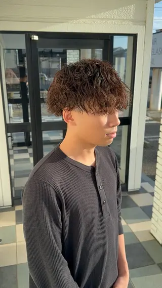 パーマ メンズ 花野 郁登のヘアスタイル
