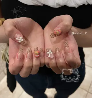 ネイル 𝘙𝘪𝘰𝘯𝘢 ...🕯🤍のネイルデザイン