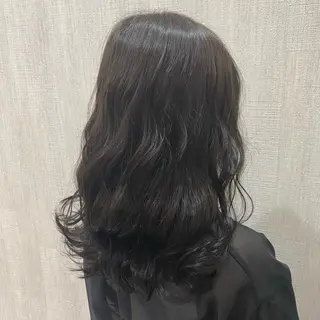 セミロング カラー 🫧透け感⋆艶髪💎 山口アヤカのヘアスタイル