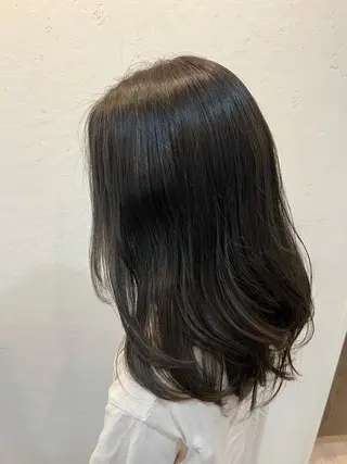 セミロング カラー 工藤 梨花のヘアスタイル