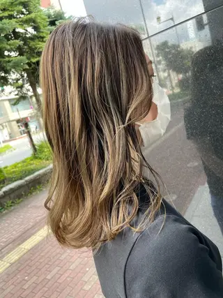 ミディアム カラー 髪質改善美容室Lust所属・美容室Lust💚 嶋崎　鷹のヘアスタイル