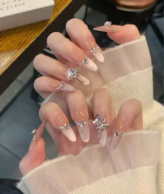 ネイル 長さ出し専門 パーツのネイルデザイン