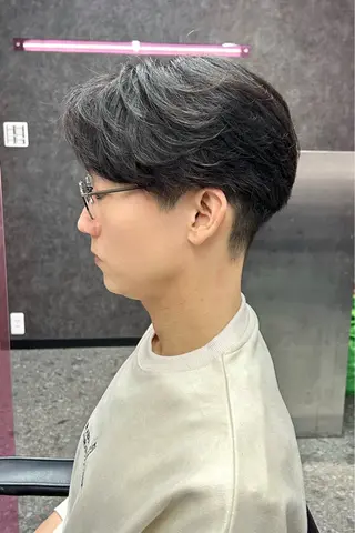 ショート カラー メンズ メンズスタイリスト 前田雄輝のヘアスタイル