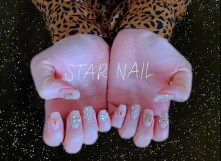 ネイル STAR NAIL所属・STAR NAILのネイルデザイン