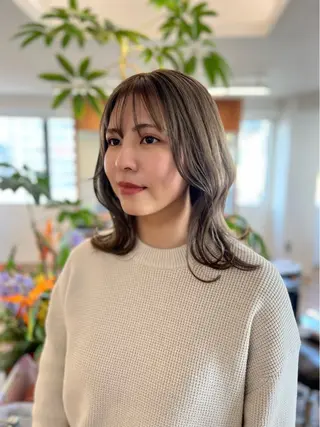 ミディアム カラー Elsa 神戸三宮【エルサ】所属・小山 侑香のヘアスタイル