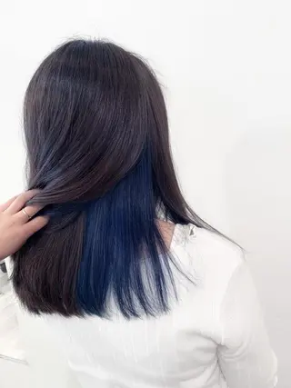 セミロング カラー 乳井 悠香のヘアスタイル