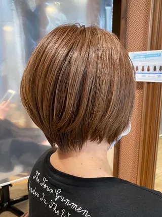 ショート カラー KIZU 髪質改善 怪談を語る美容師のヘアスタイル