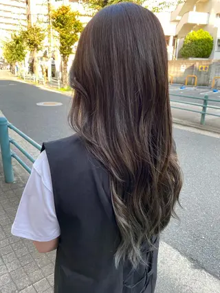 ロング hair make huit8所属・ハイライト&ブリーチ 💇🏼‍♀MAHOのヘアスタイル