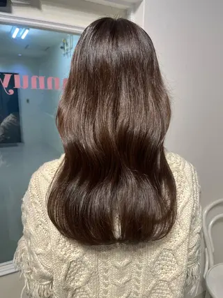 カラー annuy aoiのヘアスタイル