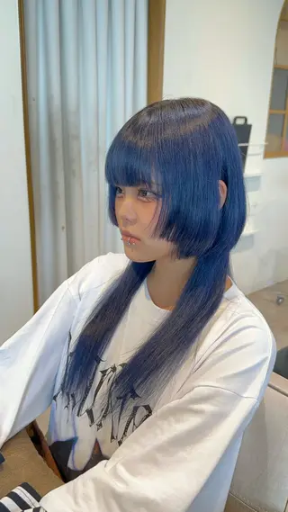 セミロング カラー 大阪ウルフカット ハッシュカットのヘアスタイル