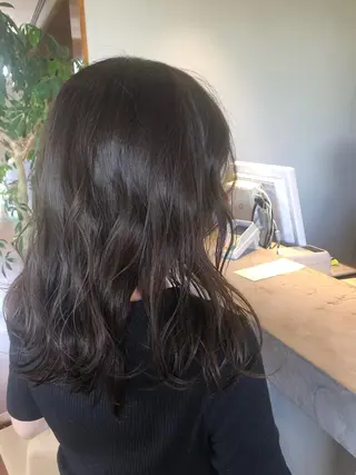 ロング カラー DEE okazakiのヘアスタイル